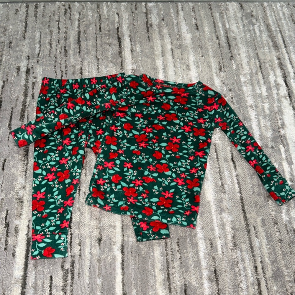 Cat & Jack Toddler Girls' 2pc Snuggly Soft Snug Fit Christmas Floral Pajama